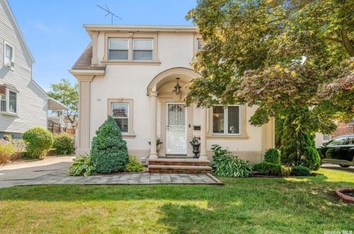 151 Gordon Rd, Valley Stream NY 11581-2108 exterior