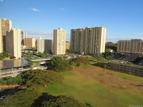 5080 Likini St, Honolulu HI 96818-2380 exterior