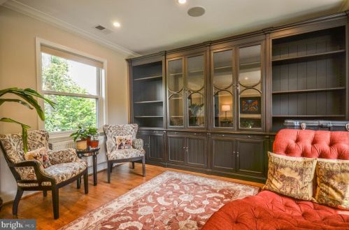 4963 Crescent St, Bethesda MD  20816-1722 exterior