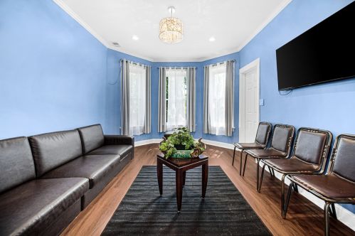 1020 Springfield Ave, Chicago IL 60624-4025 exterior