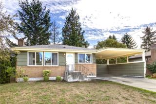 9702 13 Ave, Seattle WA  98117-2304 exterior