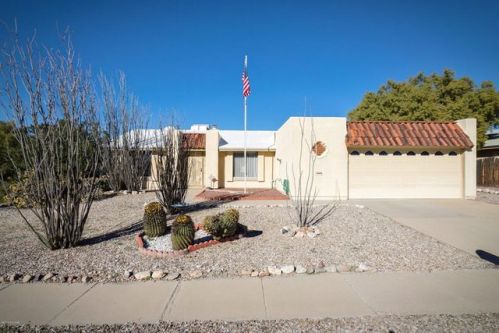 9901 Hawthorne St, Tucson, AZ 85748-1959