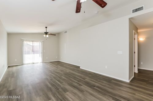 6895 Quailwood Way, Tucson AZ  85757-6920 exterior