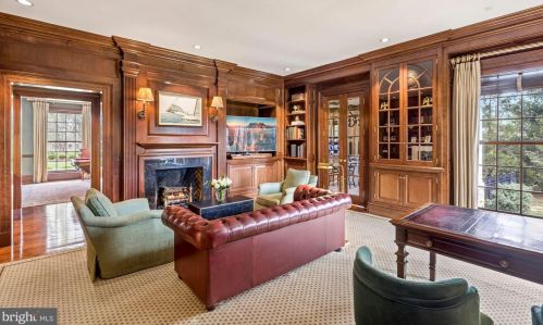 9000 Congressional Pkwy, Rockville MD  20854-4610 exterior