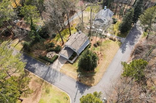 7105 Faunsworth Dr, Atlanta GA 30328-1941 exterior