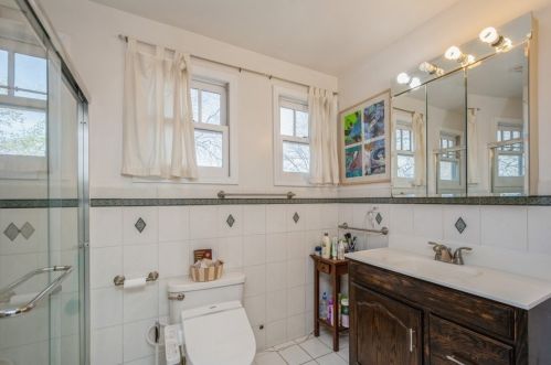 6320 Campbell Ave, Chicago IL 60659-1902 exterior