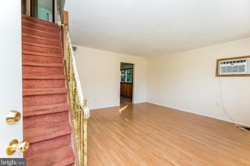 49 Dunmore Ave, Trenton, NJ 08618-1971