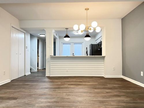 1249 Druid Knoll Dr, Atlanta GA  30319-4109 exterior