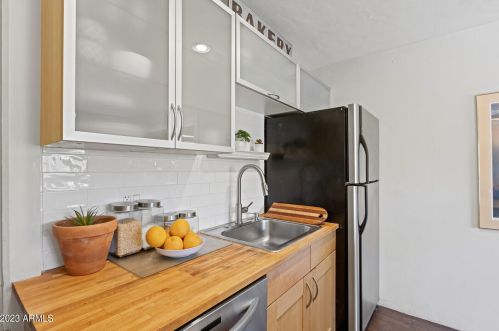 9637 Central Ave, Phoenix AZ  85020-2033 exterior