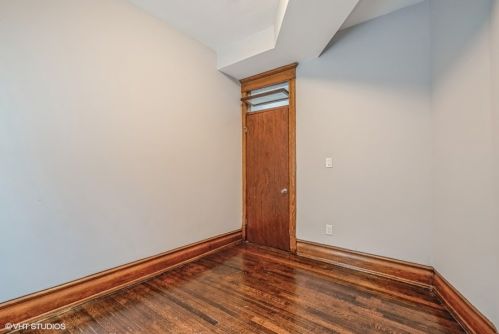 5327 Michigan Ave, Chicago IL 60615-4625 exterior