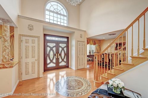 17 Monticello Ct, Morganville NJ 07751-4162 exterior