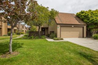 1060 Holly St, Alameda, CA 94502-7038