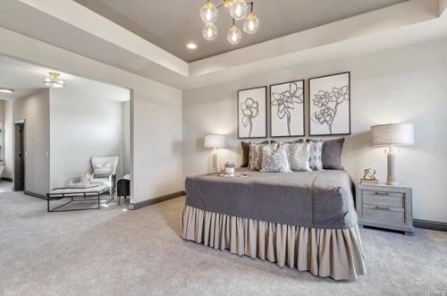 1305 Fawnvalley Dr, Saint Louis MO 63131-4221 exterior