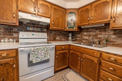 1292 Peterson Rd, Meskegon MI 49445-9676 exterior