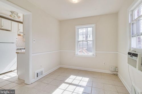 2701 Farmington Dr, Alexandria VA 22303-1315 exterior