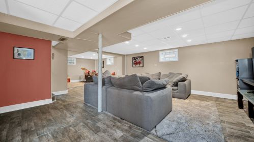 9114 Sawyer Ave, Chicago IL 60805-1640 exterior