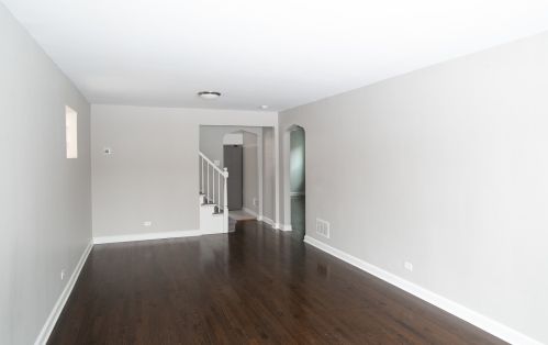 8015 Artesian Ave, Chicago IL  60652-2819 exterior