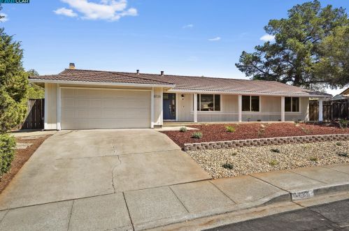 5725 Pepperridge Way, Concord, CA 94521-4817