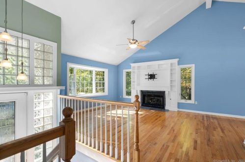 306 Silver Hl Rd, Derby CT 06418-1139 exterior