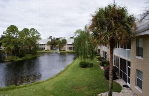 102 Pebble Shores Dr, Naples FL 34110-9259 exterior