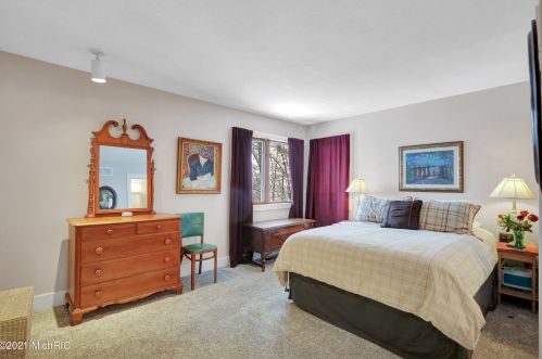 901 Marshall St, Portland MI 48875-1372 exterior