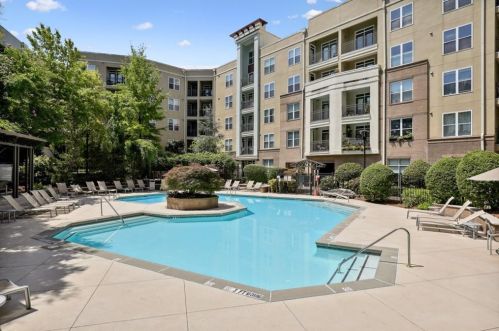 390 17th St, Atlanta GA  30363-2000 exterior