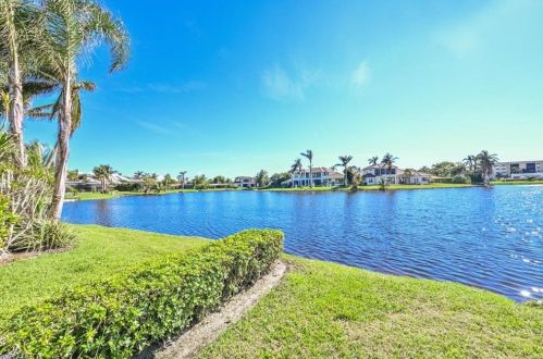 528 Turtle Hatch Rd, Naples FL 34103-8540 exterior