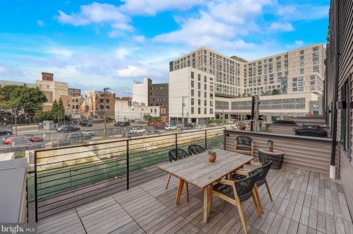 662 13 St, Philadelphia PA 19123-0024 exterior