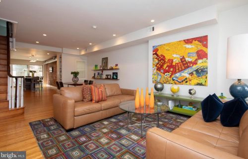 1618 11th St, Philadelphia, PA 19122-2709