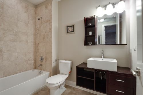 5537 Campbell Ave, Chicago IL 60625-2215 exterior