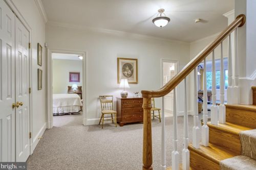 1613 Maddux Ln, Mc Lean VA 22101-3200 exterior