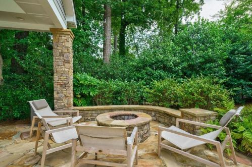 4515 Conway Dr, Atlanta GA 30327-3535 exterior