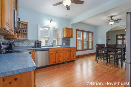 1424 Widdicomb Ave, Grand Rapids MI 49504-3046 exterior