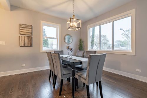 4501 Kilbourn Ave, Chicago IL 60646-5940 exterior