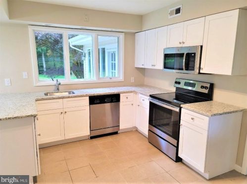 15 Dogwood Dr, Morristown NJ 07960-3310 exterior