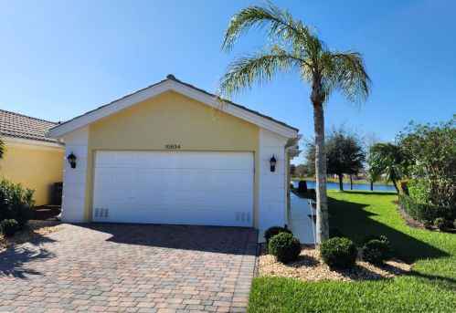 10634 Hartwick Dr, Fort Pierce, FL 34987-1923