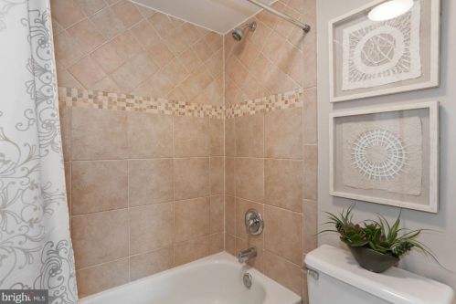 4106 11th Pl, Arlington VA 22201-4687 exterior