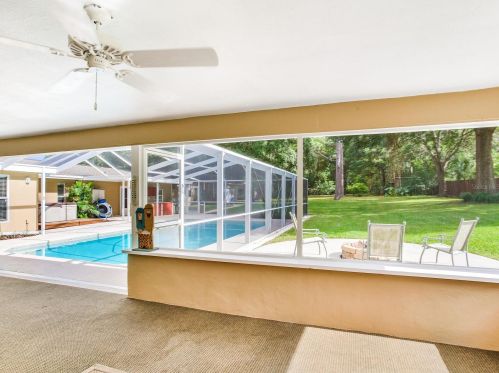 12607 51 St, Tampa FL 33619-1418 exterior