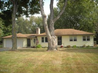 3878 Jennings Dr, Kalamazoo MI  49048-1081 exterior