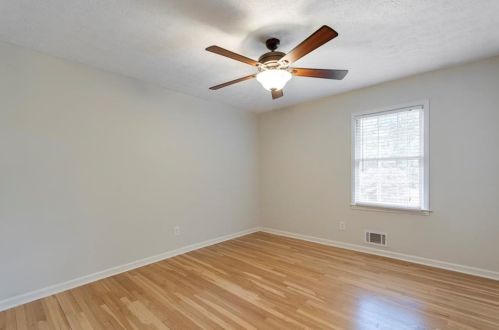 6769 Lockridge Dr, Atlanta GA 30360-1555 exterior