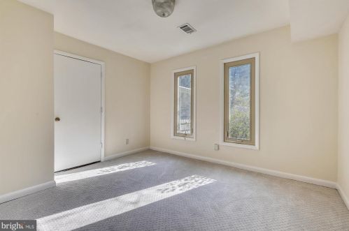 1904 Dundee Rd, Rockville MD 20850-3135 exterior