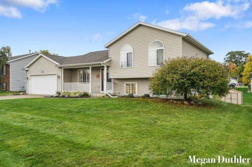 486 Sunbrook St, Grand Rapids, MI 49508-7708