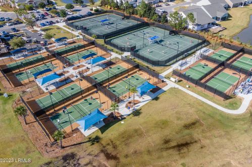 29 Mystic Point Dr, Bluffton SC 29909-2073 exterior