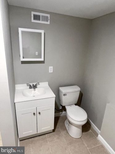 5818 Camac St, Philadelphia PA  19141-4123 exterior