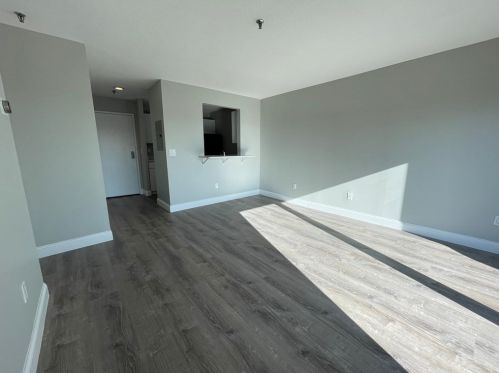 133 Commander Shea Blvd, Quincy MA 02171-1560 exterior