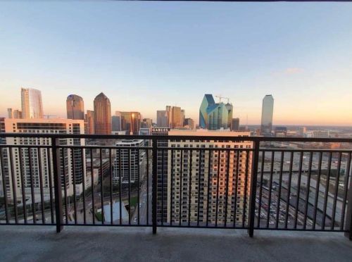 2323 Akard St, Dallas TX  75201 exterior