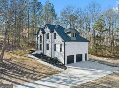 6015 Canaan Woods Dr, Atlanta GA  30331-8051 exterior