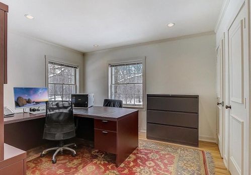 8415 Pelican Ln, Milwaukee WI 53217-2060 exterior