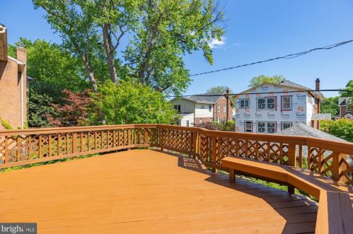 8 Chapman St, Alexandria VA 22301-2501 exterior