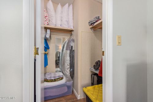 8936 Lakeview Dr, Chandler AZ 85248-6917 exterior